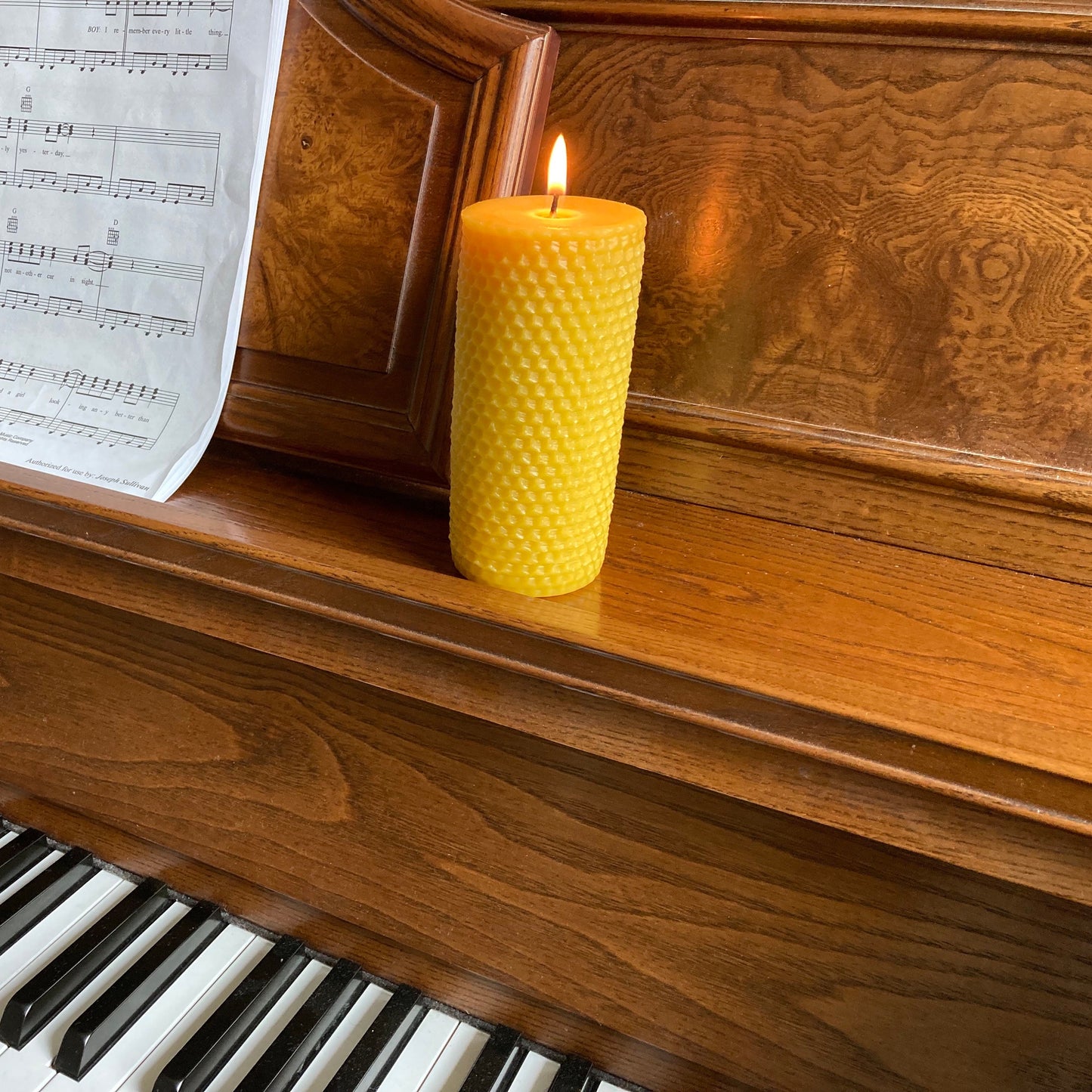 Honeycomb Beeswax Pillar Candle - Handmade With 100% Pure Beeswax - Hexagon Style - Yellow & Ivory Beeswax