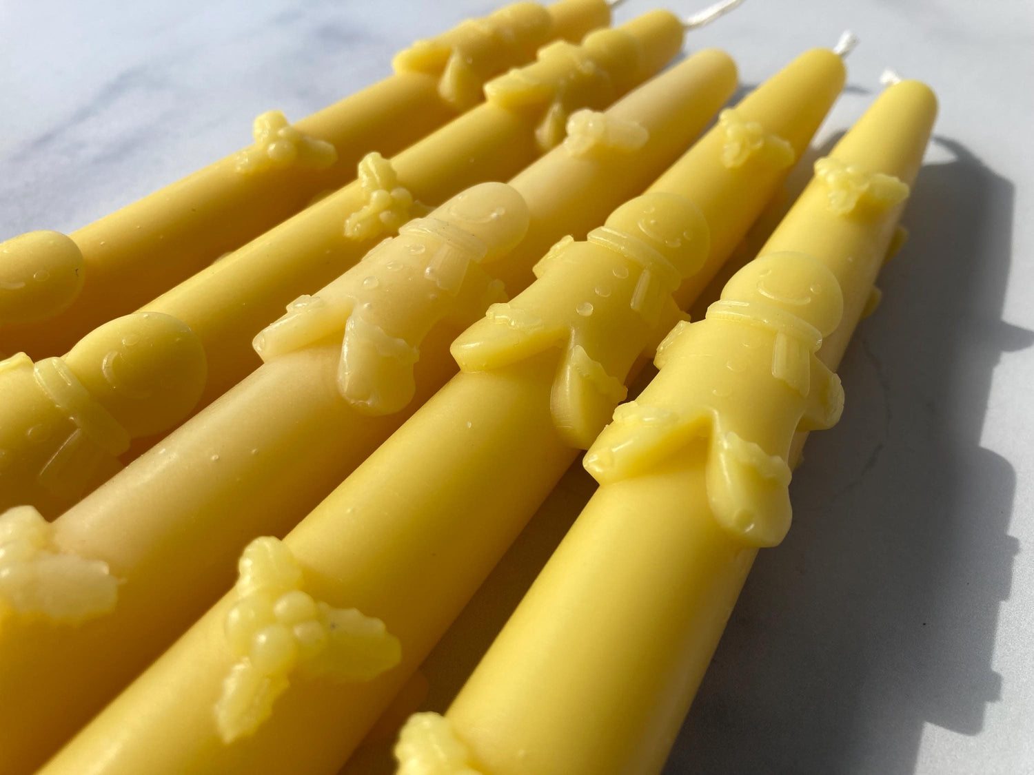 100% Pure Beeswax Gingerbread Man Christmas Taper Candles. 5 Pack Handmade Beeswax Candles - Christmas Holiday Decor Gift Candles